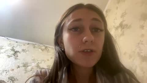 Snapshot of viktoria9898 chatting on March 2025 11:49:02 PM Sweett online show from March 2025 11:49:02 PM