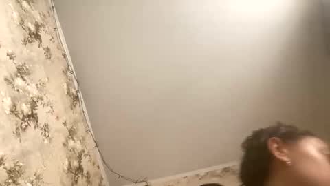 Snapshot of viktoria9898 chatting on October 2025 11:21:02 AM Sweett online show from October 2025 11:21:02 AM