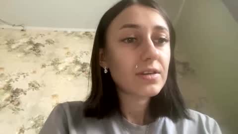 Snapshot of viktoria9898 chatting on November 2025 11:23:02 AM Sweett online show from November 2025 11:23:02 AM