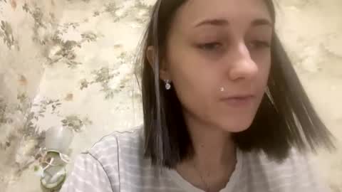 Snapshot of viktoria9898 chatting on December 2025 12:47:02 PM Sweett online show from December 2025 12:47:02 PM