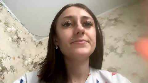 Snapshot of viktoria9898 chatting on January 2026 12:21:01 PM Sweett online show from January 2026 12:21:01 PM