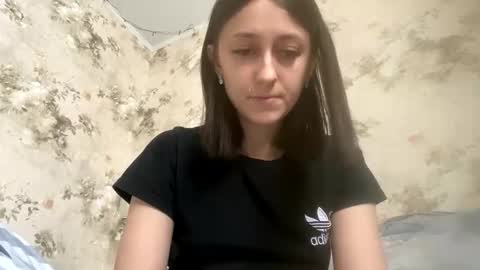 Snapshot of viktoria9898 chatting on February 2026 12:26:01 PM Sweett online show from February 2026 12:26:01 PM