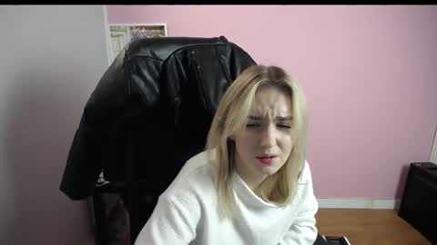 Snapshot of viktoria_lovely chatting on January 2026 12:42:02 PM viktoria_lovely online show from January 2026 12:42:02 PM