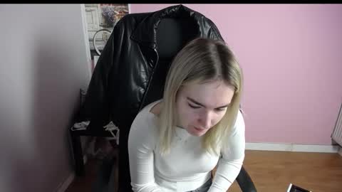 Snapshot of viktoria_lovely chatting on February 2026 06:29:02 AM viktoria_lovely online show from February 2026 06:29:02 AM