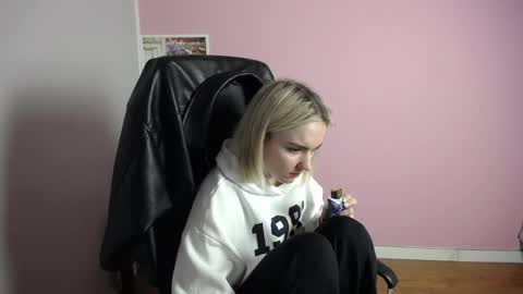 viktoria_lovely online show from March 2026 08:20:01 AM