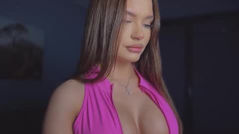 Snapshot of viktoria_www chatting on December 2025 09:01:01 PM Viktoria www online show from December 2025 09:01:01 PM