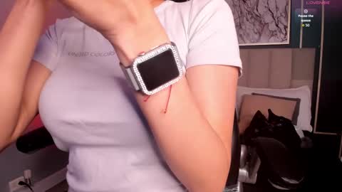 Victoria online show from December 2025 10:16:01 PM