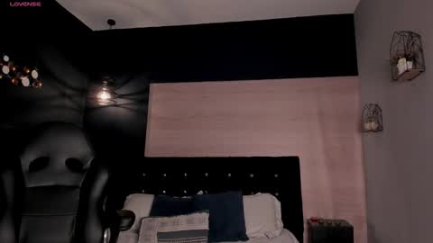 Snapshot of vikypetiteee chatting on March 2026 03:40:01 PM Victoria online show from March 2026 03:40:01 PM
