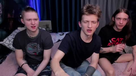 Snapshot of vince__dice chatting on February 2025 08:37:01 PM Dimoooooon online show from February 2025 08:37:01 PM