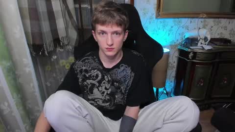 Snapshot of vince__dice chatting on February 2025 01:32:02 AM Dimoooooon online show from February 2025 01:32:02 AM