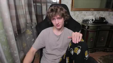 Snapshot of vince__dice chatting on December 2025 01:33:02 AM Dimoooooon online show from December 2025 01:33:02 AM