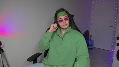 Vincent Strong online show from December 2024 07:54:01 AM