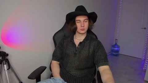 Vincent Strong online show from January 2025 03:13:01 PM