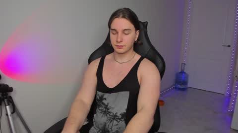 Vincent Strong online show from January 2025 02:25:01 PM