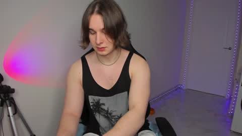 Vincent Strong online show from January 2025 08:08:01 AM