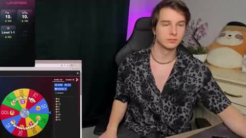 Vincent Strong online show from November 2025 08:14:02 AM