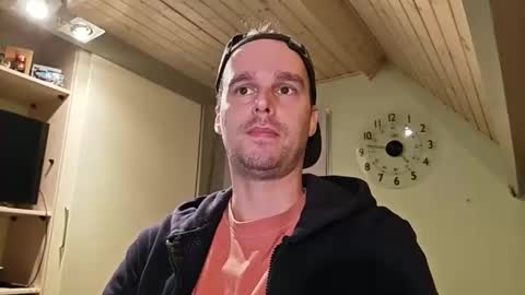 Snapshot of vincentbb1 chatting on November 2025 03:47:01 PM Vincent online show from November 2025 03:47:01 PM