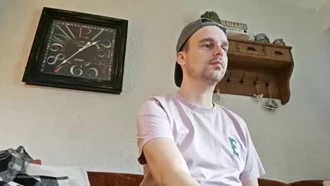 Snapshot of vincentbb1 chatting on December 2025 12:35:02 PM Vincent online show from December 2025 12:35:02 PM