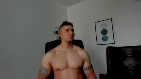 vincentt98 online show from August 2026 12:19:01 PM