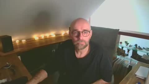 Snapshot of vins7451 chatting on January 2025 12:24:01 PM vins online show from January 2025 12:24:01 PM