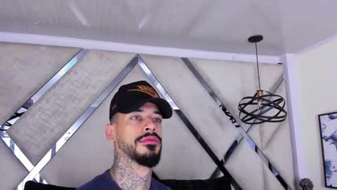 ---Vinzen--- online show from November 2025 07:52:01 AM