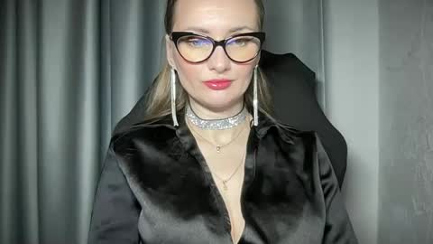 Snapshot of viola_1 chatting on February 2025 02:21:02 PM Funny girl online show from February 2025 02:21:02 PM