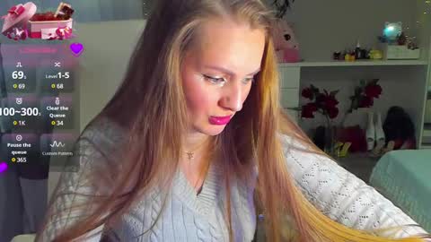 Snapshot of viola_1 chatting on February 2025 09:20:02 PM Funny girl online show from February 2025 09:20:02 PM