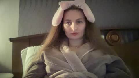 Funny  girl online show from March 2026 01:09:02 AM