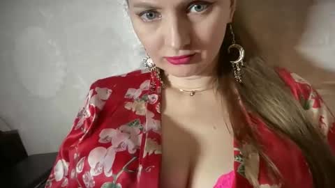 Funny  girl online show from April 2026 11:16:01 PM