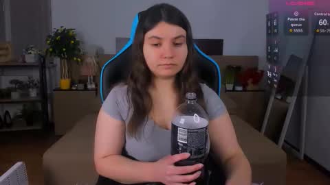 Snapshot of viola__shy chatting on February 2026 09:24:01 PM Viola online show from February 2026 09:24:01 PM