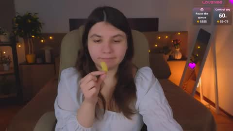 Snapshot of viola__shy chatting on April 2026 08:06:02 PM Viola online show from April 2026 08:06:02 PM