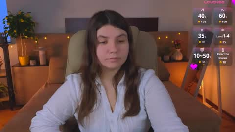 Snapshot of viola__shy chatting on April 2026 04:46:01 AM Viola online show from April 2026 04:46:01 AM