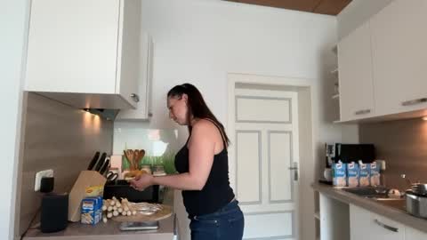 Snapshot of viola_beck chatting on May 2026 09:24:01 AM Vio online show from May 2026 09:24:01 AM