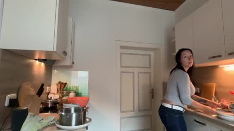 Snapshot of viola_beck chatting on June 2026 10:27:02 AM Vio online show from June 2026 10:27:02 AM