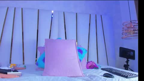 violeet_gray online show from October 2025 11:41:02 AM