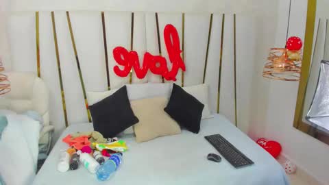 violeet_gray online show from February 2026 11:33:01 AM