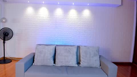 Snapshot of violeet_scott chatting on March 2025 05:00:02 PM Violett Everyday From 0530 to 1430 Col Time online show from March 2025 05:00:02 PM