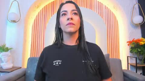 Violette online show from May 2026 10:54:01 AM