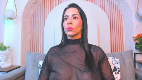 Violette online show from May 2026 12:02:01 PM
