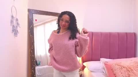 violet__15 online show from May 2026 12:21:01 PM