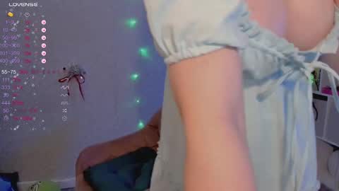 Snapshot of violet____h chatting on January 2025 09:31:01 PM violet____h online show from January 2025 09:31:01 PM