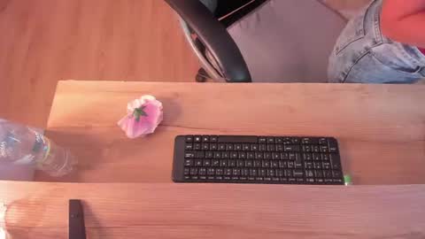 violet_anderson_ online show from July 2026 08:00:01 PM
