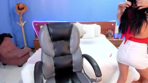 violet_anderson_ online show from July 2026 01:19:01 PM