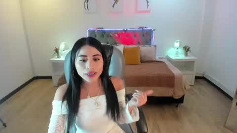 violet_anderson_ online show from July 2026 06:59:01 PM