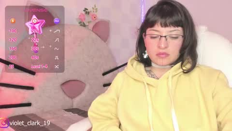 Snapshot of violet_bennett_ chatting on March 2025 04:38:02 AM Violet online show from March 2025 04:38:02 AM