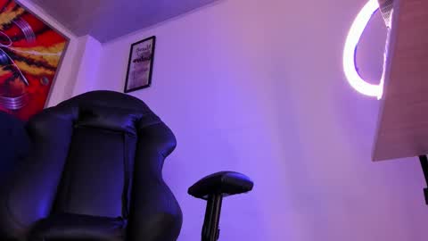 Snapshot of violet_blaze chatting on January 2026 11:14:02 AM online show from January 2026 11:14:02 AM