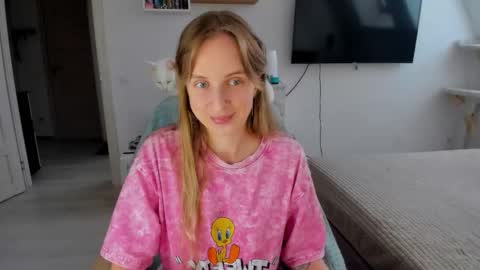 Violet online show from September 2025 01:55:02 PM