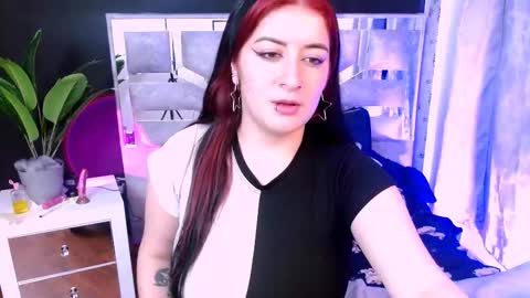 Snapshot of violet_bunnyy chatting on September 2025 03:07:02 AM Violet online show from September 2025 03:07:02 AM