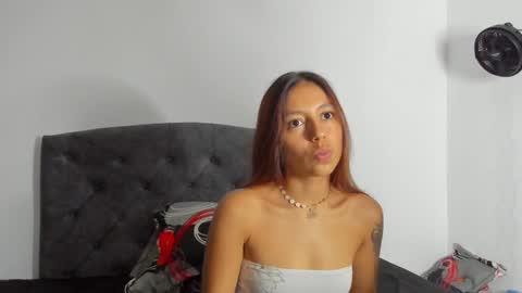 Violet and Casper online show from January 2025 11:21:02 PM