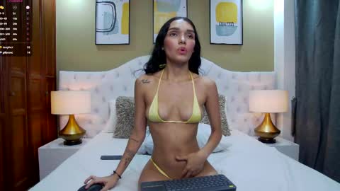 Snapshot of violet_rice chatting on May 2026 01:47:02 AM Violet online show from May 2026 01:47:02 AM
